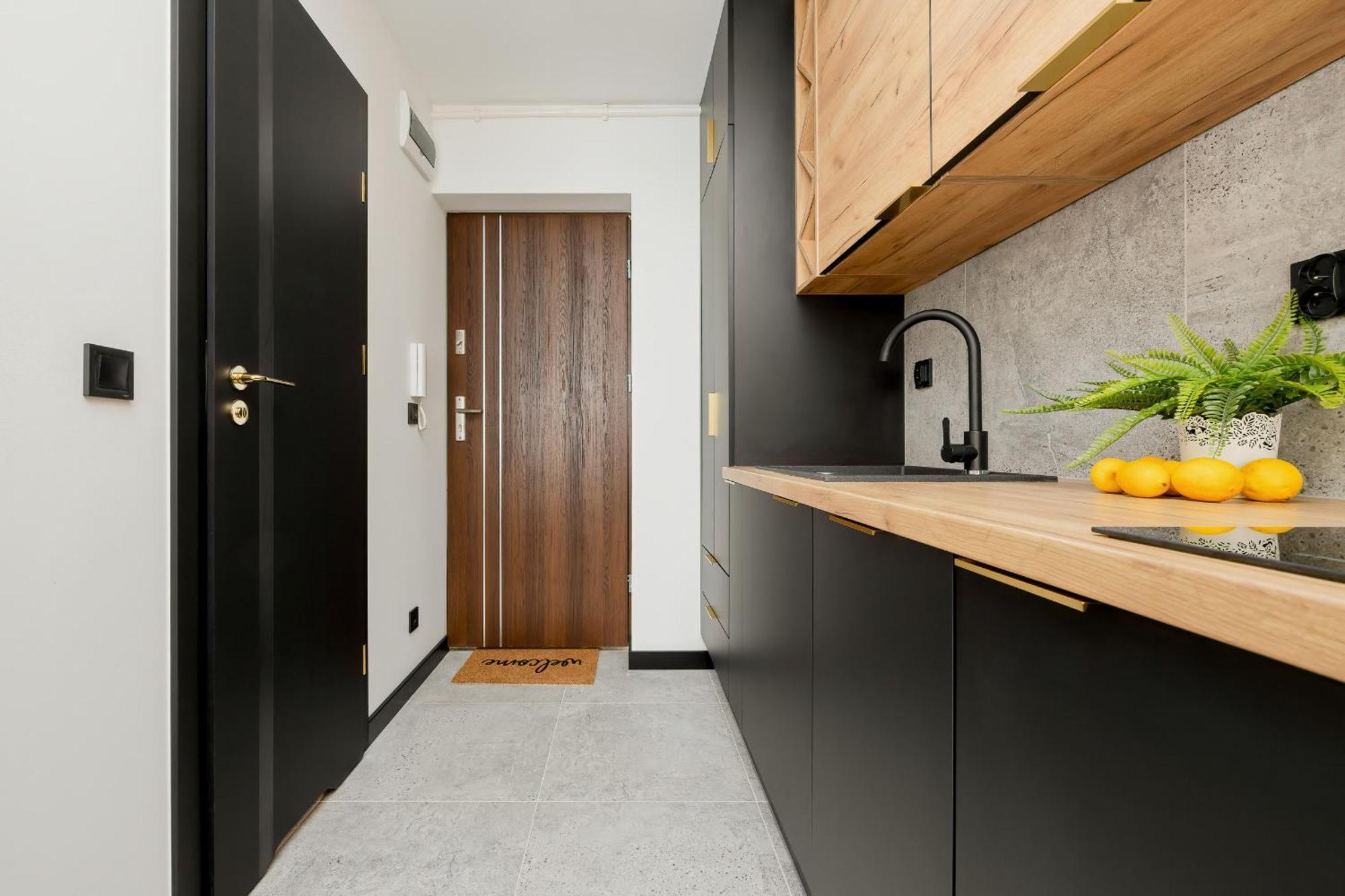 Modern Black & Wooden Apartment Warsaw Near The Airport By Noclegi Renters المظهر الخارجي الصورة